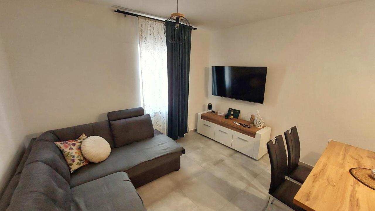 Apartman Zengg Bagian luar foto